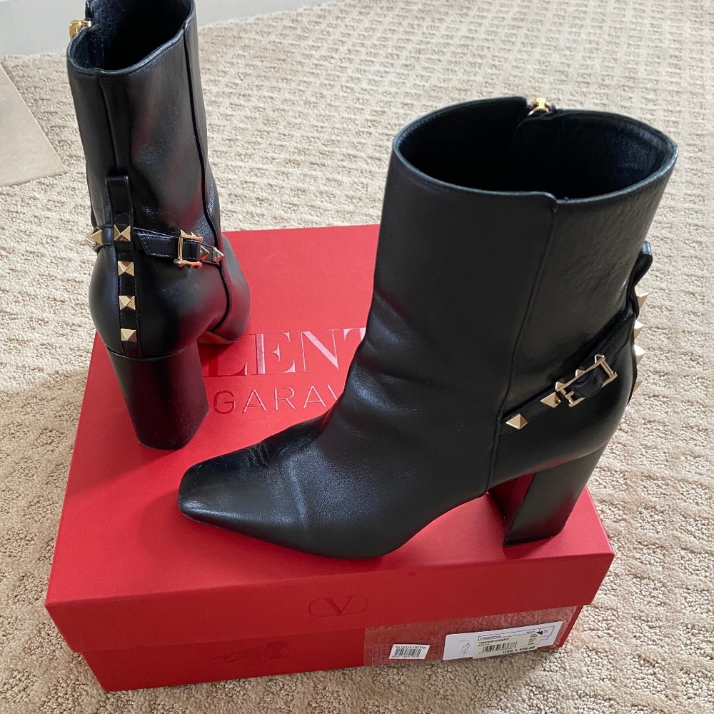 Valentino Garavani Booties - Picture 9 of 12
